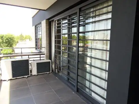 PISO 3 AMBIENTES con Balcon Terraza y Cochera