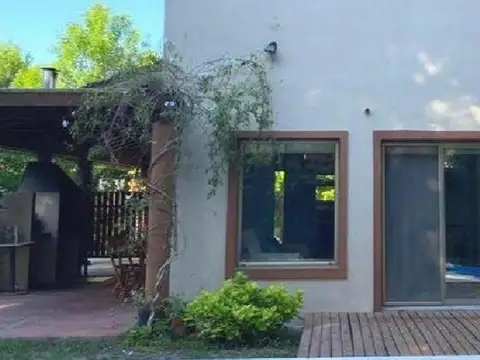 Casa en alquiler en El Recodo con Pileta