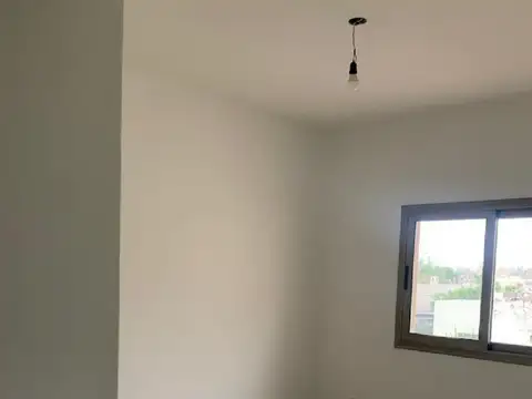 Casa en Alquiler con 2 cocheras