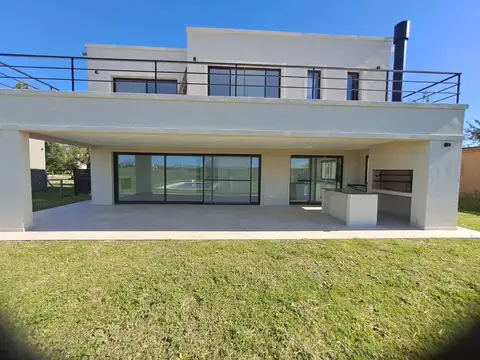 Casa en Alquiler en El Naudir, USD 1.800