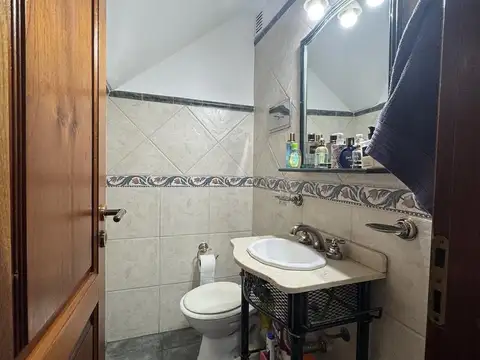 Casa 5 ambientes con 3 baños
