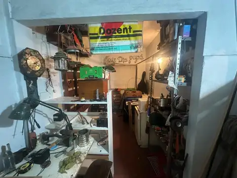 Venta INMUEBLE COMERCIAL en Centro de Moreno (Lote con galpón y vivienda)