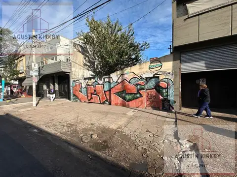 Venta INMUEBLE COMERCIAL en Centro de Moreno (Lote con galpón y vivienda)