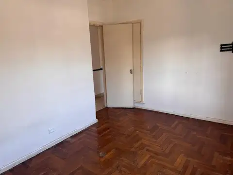 VENTA CASA 4 AMBIENTES - HAEDO NORTE
