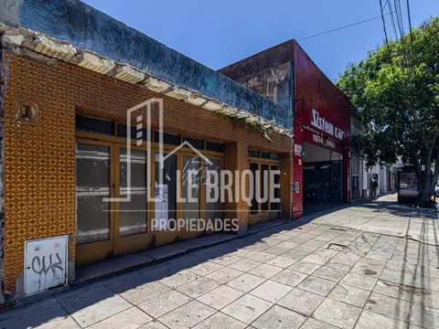 Local en lote propio 8.66x21 