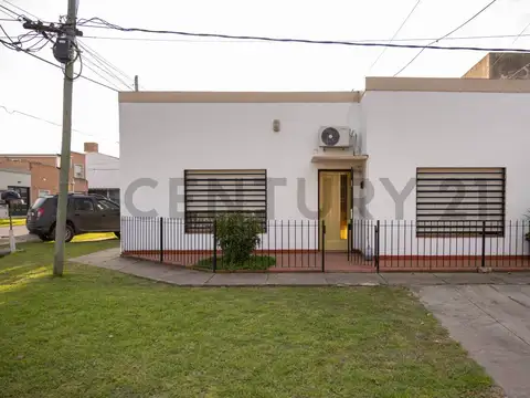 69 esquina 136 - CASA DE 2 DORMITORIOS EN VENTA - APTA CREDITO