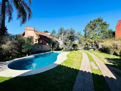 Casa en Venta en Burzaco, USD 270.000