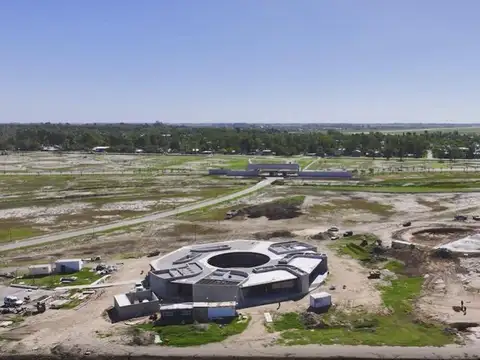 Terreno con frente Sur y fondo al reservorio en Vida Club de Campo - 164