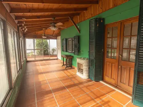 VENTA CASA 4 AMBIENTES EN LA LUCILA - APTO CREDITO