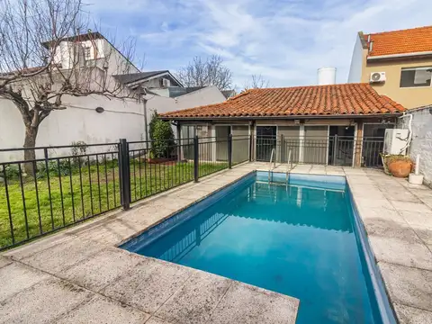 VENTA CASA 4 AMBIENTES LA LUCILA PILETA