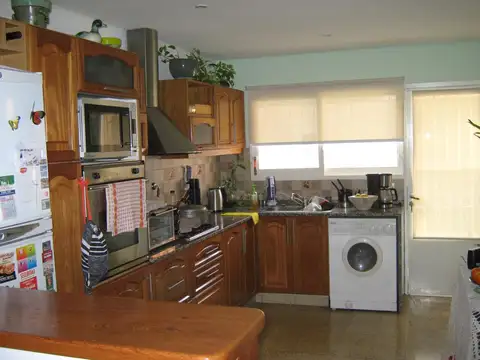 Casa 4 ambientes con 3 baños