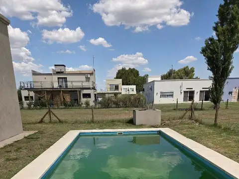 Casa 4 ambientes con 3 baños