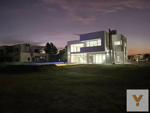 Casa en venta - 3 Dormitorios 5 Baños - Cocheras - 1500Mts2 - Canning