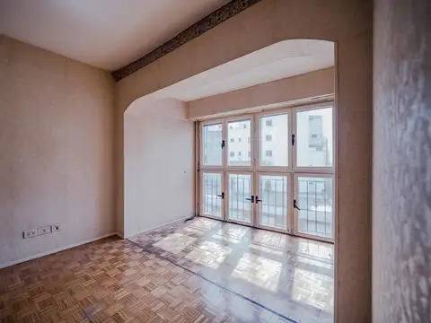 Departamento de 3 ambientes con dependencia en Caballito