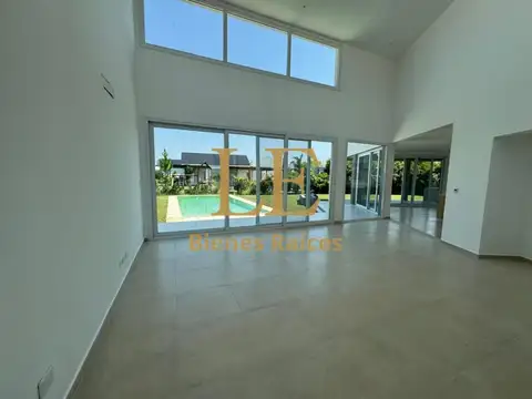 Casa en Venta en El Canton, USD 300.000