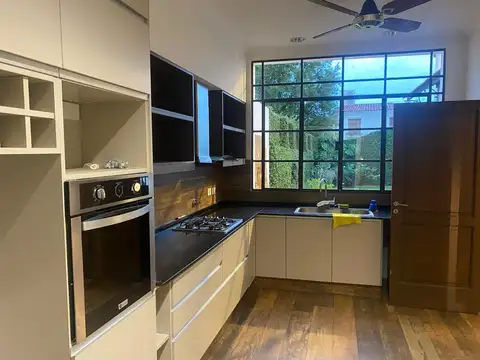 Casa en Alquiler de 3 dormitorios