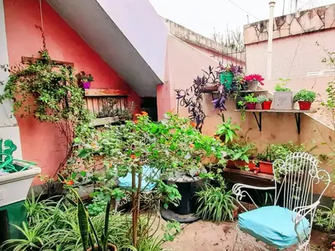 VENTA  CASA AL FRENTE 2 DORMITORIOS  ZONA SUR