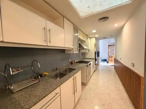 Casa en Alquiler en La Lucila | 5 Dormitorios + Escritorio| Playroom | Jardín y Pileta