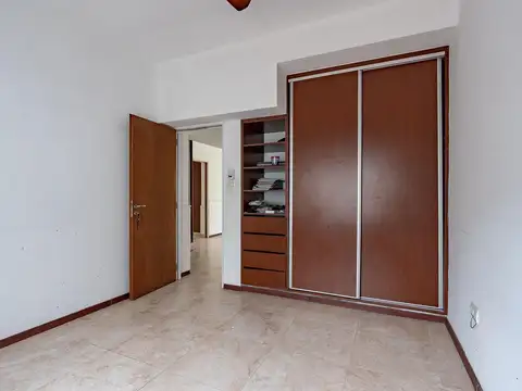 Casa 10 ambientes con 5 baños