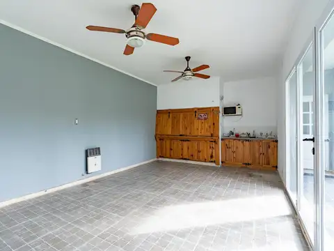 Casa en Venta con 3 cocheras