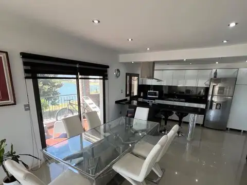 Departamento 4 ambientes con 3 baños