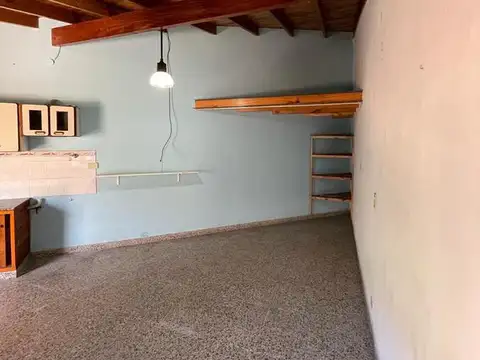Depto Tipo Casa en Alquiler en Lomas del Mirador, $ 470.000