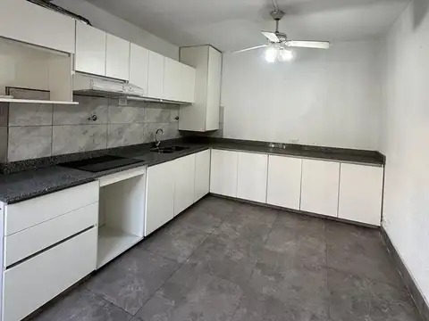 Depto Tipo Casa en Venta en Munro-Este, USD 127.000