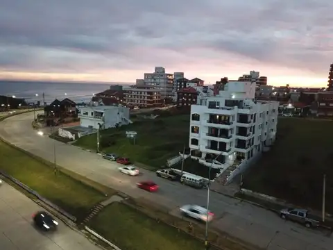 Depto. 2 amb. ALQ 9  MESES con COCHERA y BALCON 