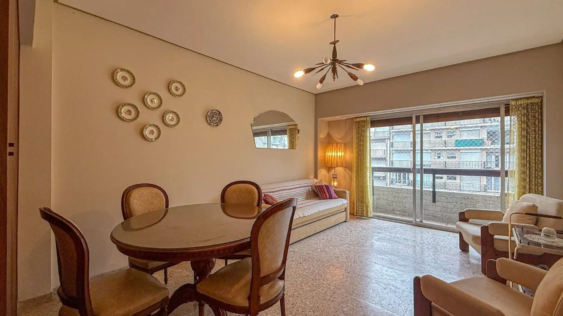 Departamento 2 amb con cochera y baulera — Plaza Colon