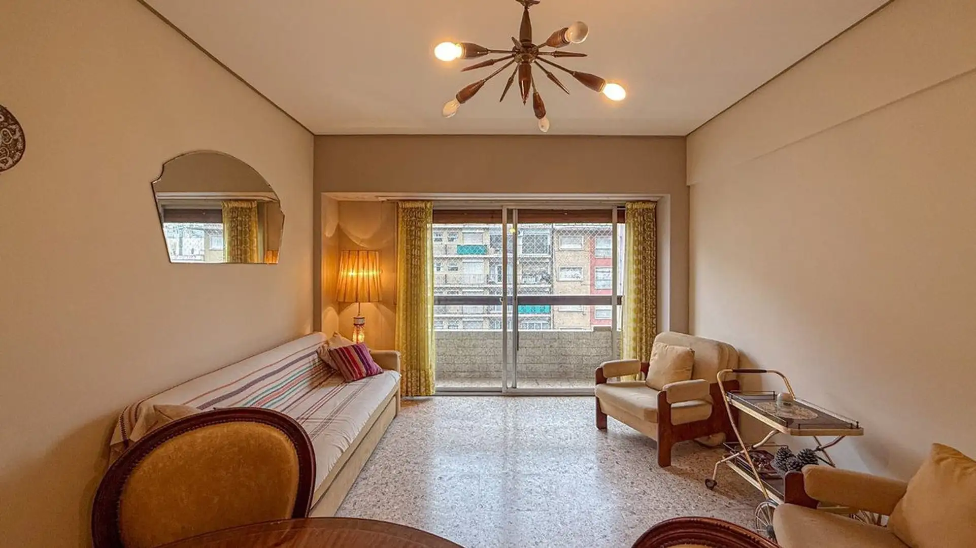 Departamento 2 amb con cochera y baulera — Plaza Colon