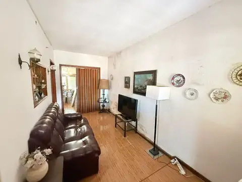 VENTA CHALET 3 AMB, COCHERA Y PATIO