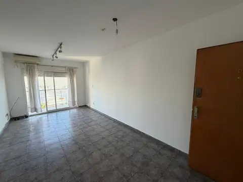 Departamento 2 ambientes con balcón al frente