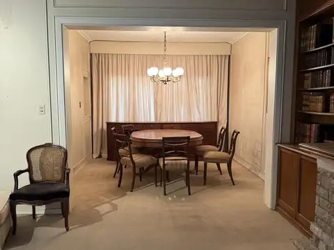 Casa 8 ambientes con 4 baños