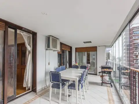 Departamento en Venta con 2 cocheras