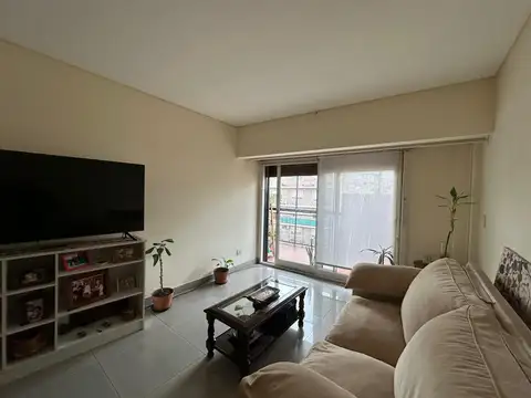 Av. Diaz Velez 3700, Piso 8