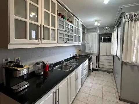 Av. Diaz Velez 3700, Piso 8