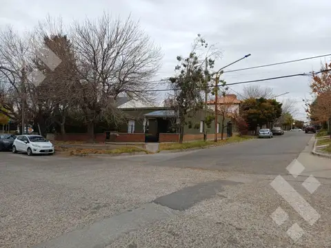 ALQUILER  CASA  3  DORMIT- Centro  Oeste - Fotheringham y Choya- Neuquén Capital
