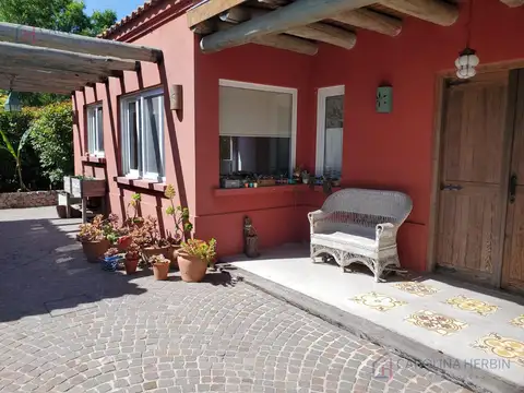 Casa 4 ambientes con 2 baños