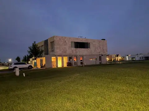 Casa en Venta de 5 dormitorios