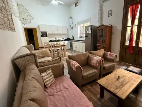PH de 4 Ambientes Planta Baja 2 Patios Parrilla  123 m2 aprox. Excelente Estado!