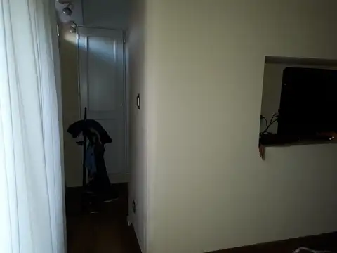 Excelente chalet. Amplio jardín con pileta y quincho. Permuta o financiación