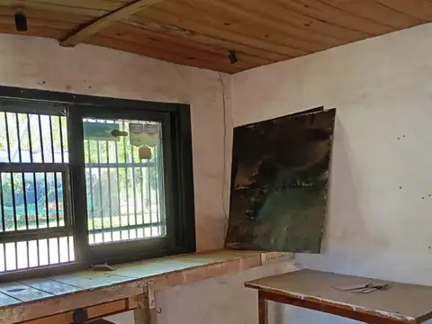 Casa a refaccionar de tres ambientes en Merlo