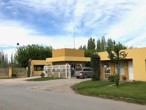 Casa en finca villa mulluen (limite neuquen /plottier)