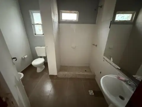 Casa 3 ambientes con 1 baño