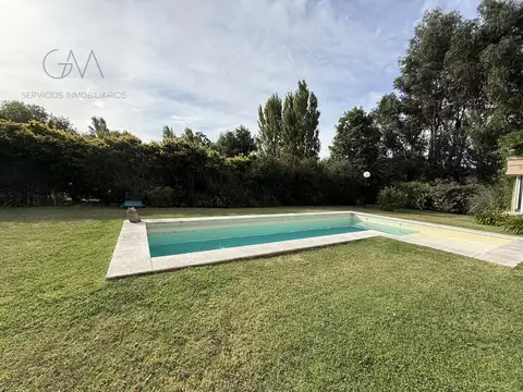 Casa 5 ambientes con 4 baños