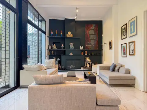 Casa en Venta, Con Jardín, Pileta y Cochera para dos autos - Olivos, Vicente López