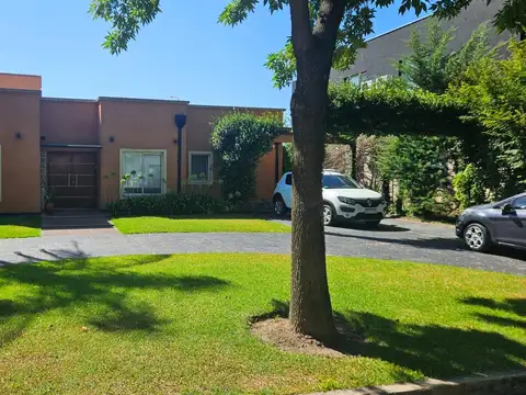 Barrancas de Iraola, Berazategui.