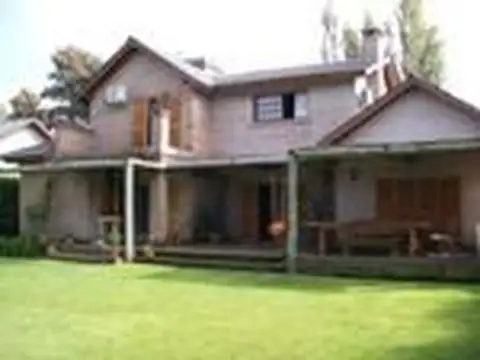 Casa en Green Hills.- COD 300