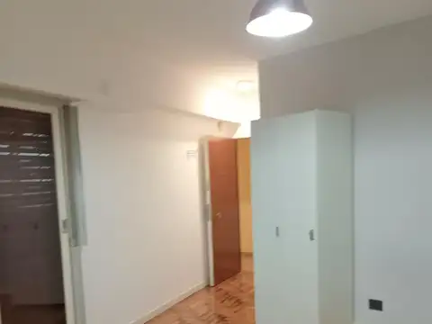 Departamento en Alquiler en Parque Chacabuco, $ 400.000