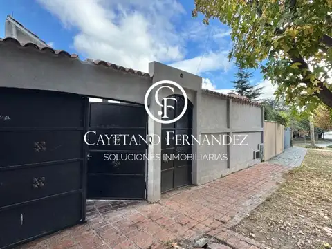 Casa 5 ambientes con 3 baños
